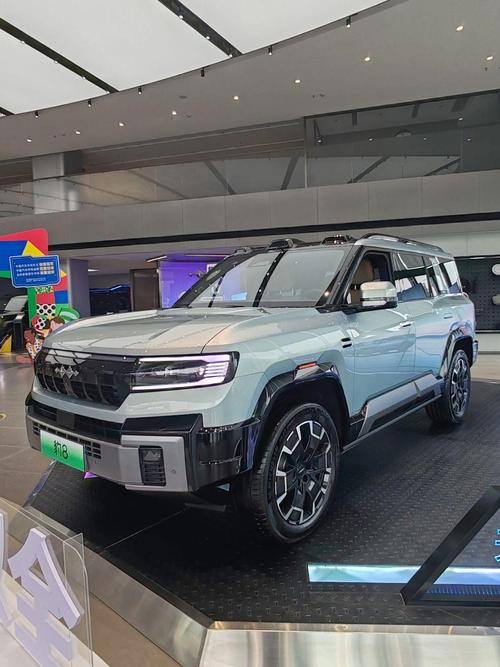 重庆266比亚迪方程豹硬派越野的爆款，英菲尼迪35周年与你共成长